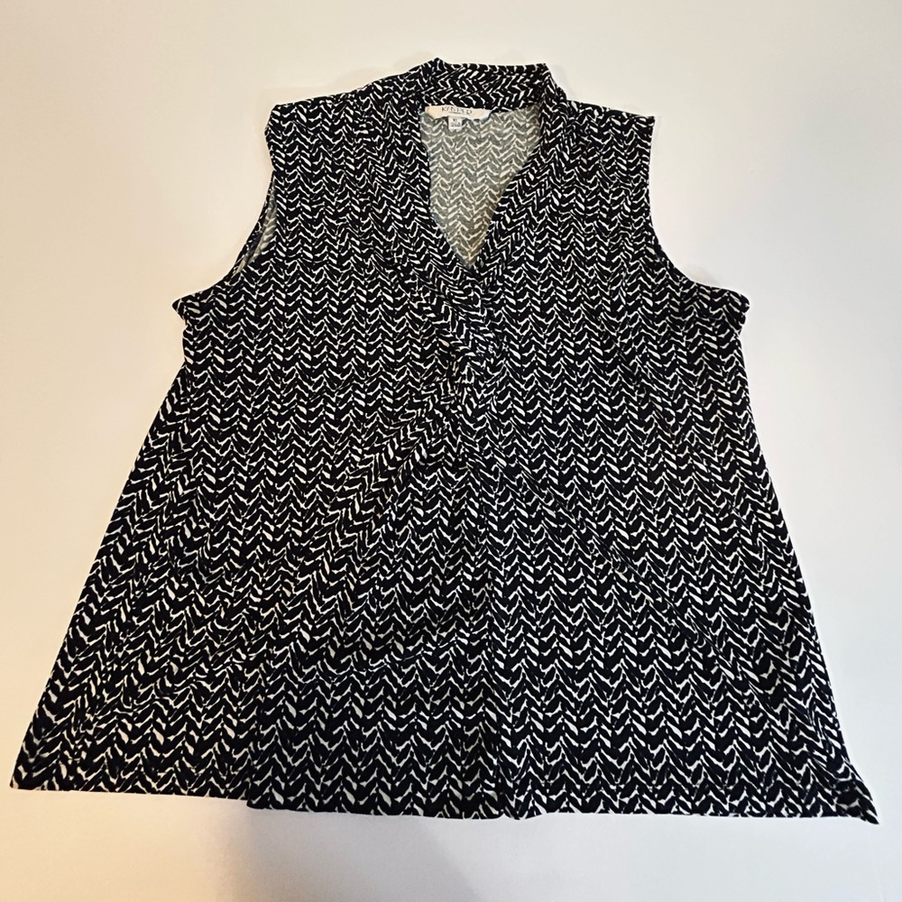 Kasper Black & White Sleeveless V-Neck Patterned Tank